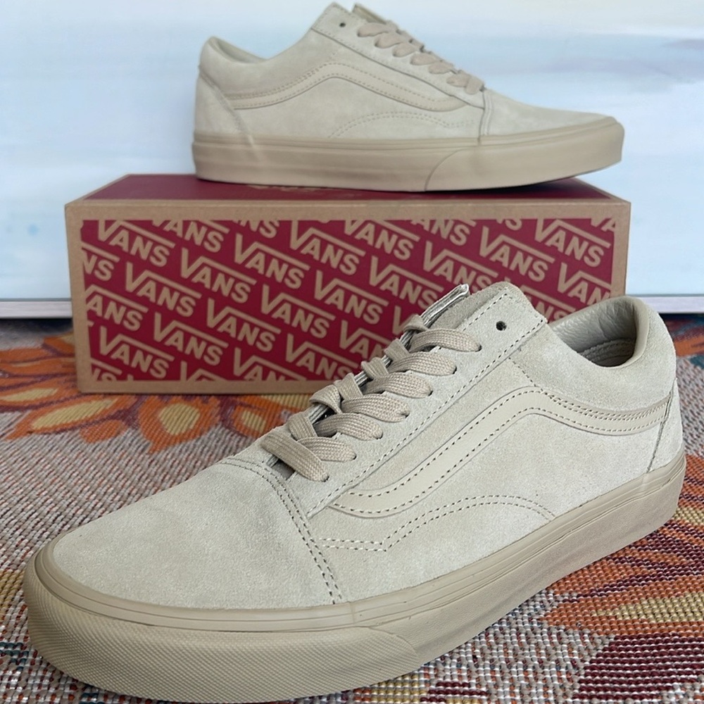 Vans Men’s Old Skool Mono Suede Tan
VN000CPSTAN
Sneakers - Picture 2 of 16